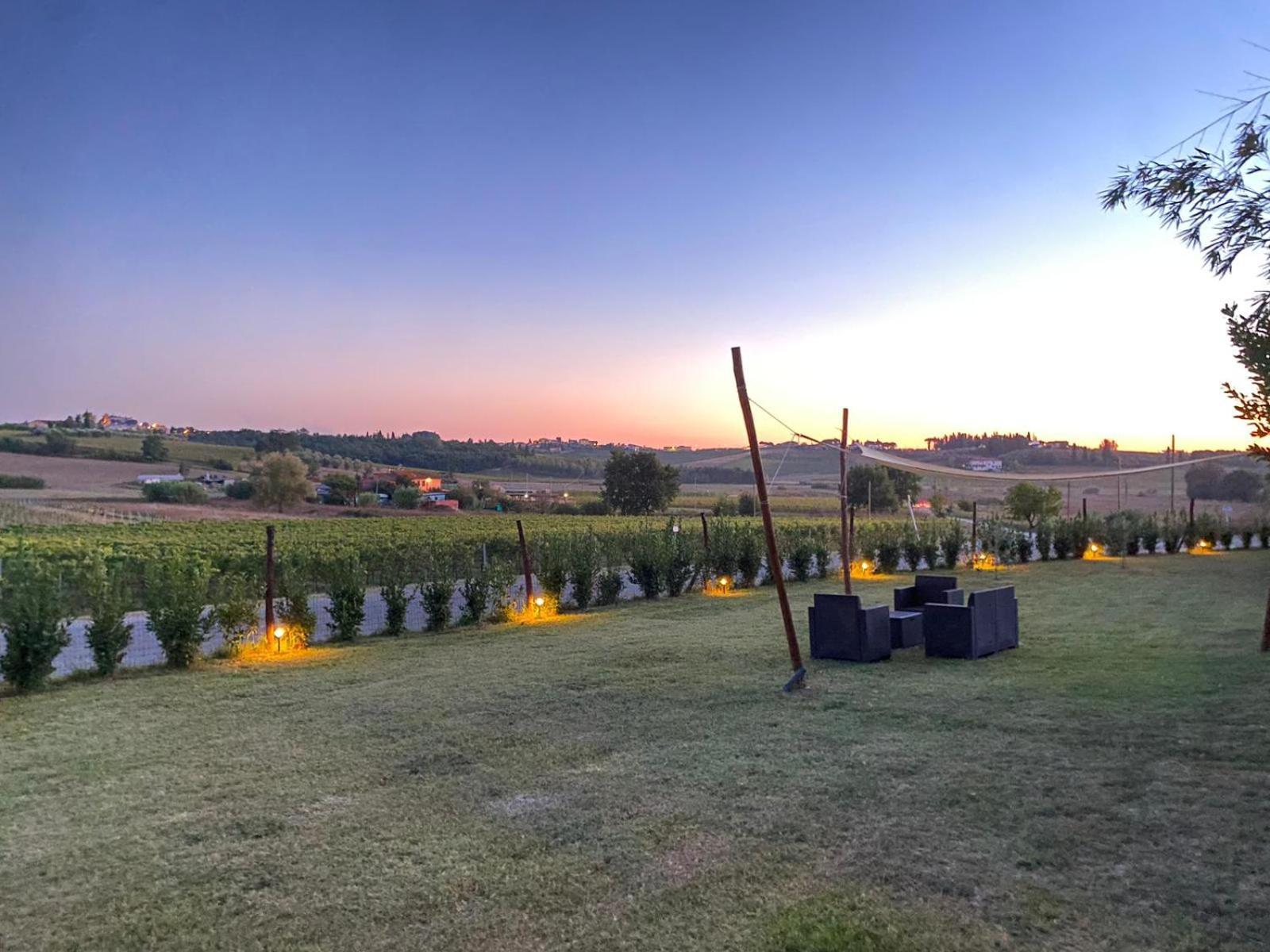 Podere La Vignata Toiano Luaran gambar